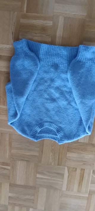 Jersey de lana azul. Talla 38. Largo x la cintura