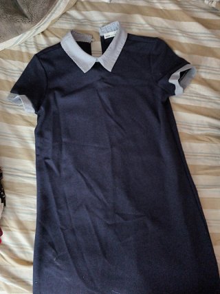 Vestido negro con cuello camisero