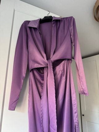 Vestido de invitada lila