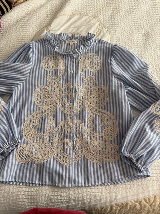 Camisa MIA-ME Rayas y Encaje Talla S pero da talla
