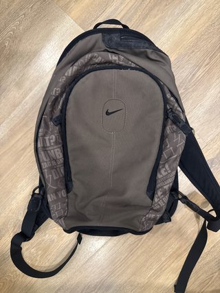 Mochila Nike Retro Marrón