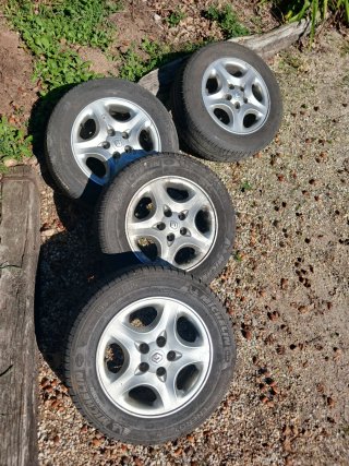4 Llantas con Neumáticos Michelin Renault Laguna