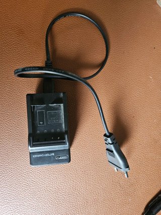 Cargador de baterías universal