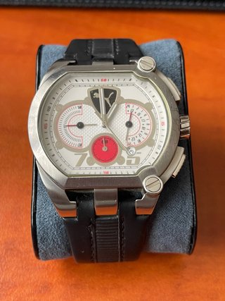 Reloj Puma con esfera blanca y correa negra