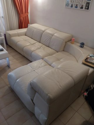 Sofá de cuero Natuzzi 3m x 2m.