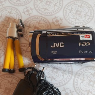 Videocámara JVC Everio con accesorios