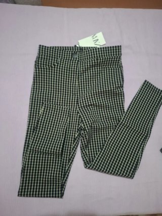 Pantalón elástico Zara de cuadros