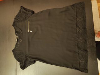 Blusa negra Carmin con encaje manga corta talla M