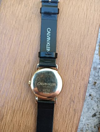 Reloj Calvin Klein con correa negra