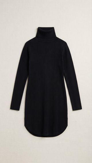 Vestido de punto negro cuello alto