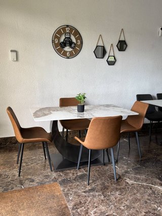 Mesa De Salón Efecto Mármol + 4 Sillas NUEVO