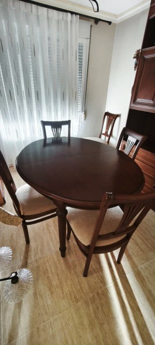 Mesa de Comedor de Madera de Nogal y 6 sillas
