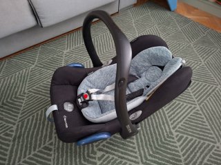 Maxi-Cosi Cabriofix Negro + incluido reductores