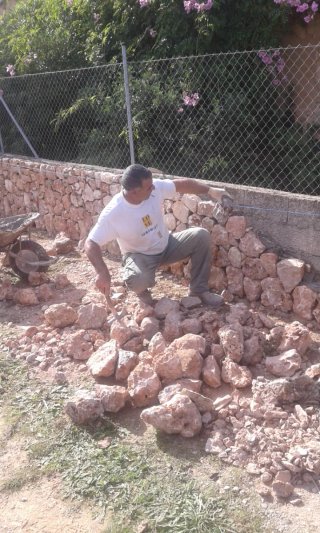 Servicios de Albañilería: Piedra y Ladrillo.