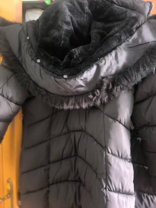 Anorak negro con capucha