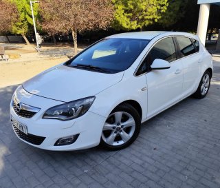 Opel Astra 2012 1.7 CDTI 130CV