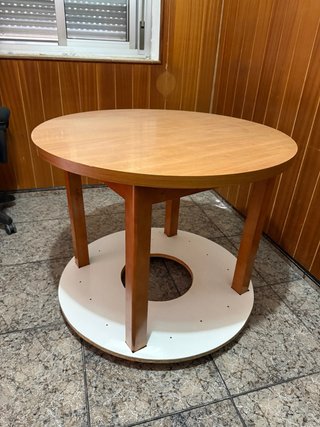 Mesa Redonda de Madera