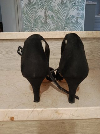 Zapatos de salón de ante negros