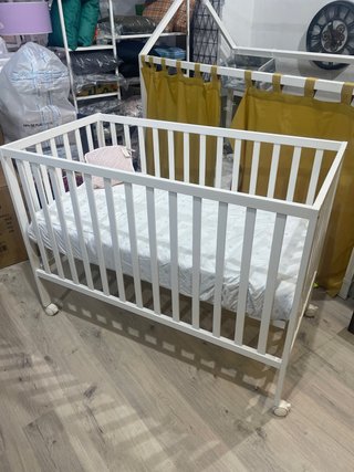 Cuna de Bebé Lacada en Blanco