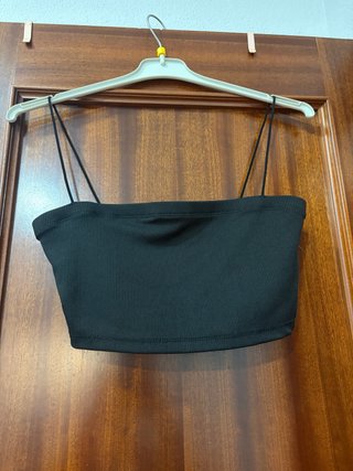 Top negro de tirantes finos