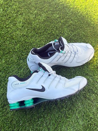 Zapatillas Nike Shox gris y Verdes