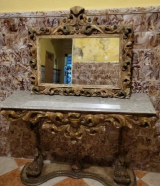 Mesa de entrada con espejo