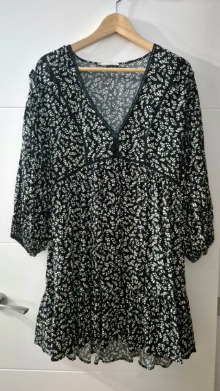 Vestido negro estampado