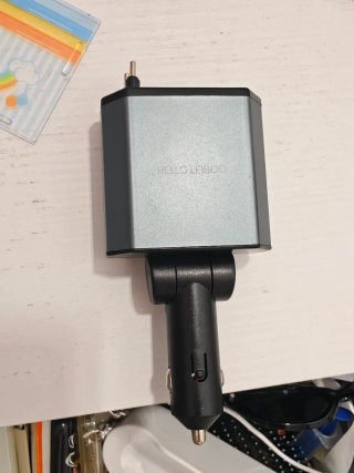 Cargador Rápido de Coche con Cable Retráctil