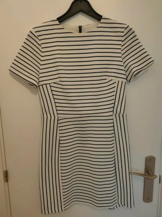 Vestido entallado de rayas