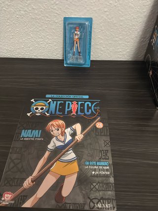 Figura Nami One Piece - Colección Oficial
