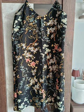 Vestido de tirantes con estampado floral