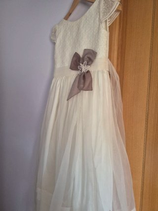 Vestido de comunión blanco. Regalo accesorios