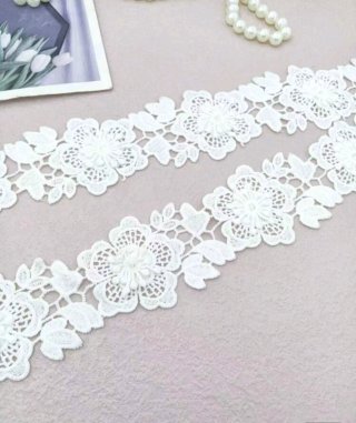 Cinta Decorativa de Encaje Blanco