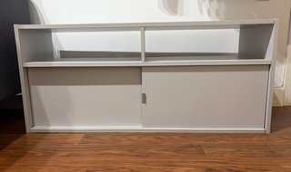 Mueble de salón blanco