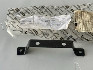 Puente fijación depósito Derbi Senda SR 2000.