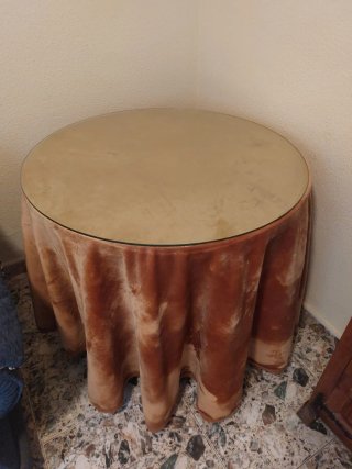 Mesa camilla redonda con tapete