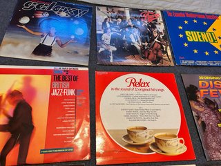Lote de 17 Discos de Vinilo (Recopilatorios)