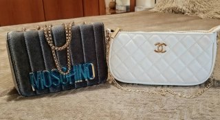 Lote de bolsos Moschino y Chanel originales