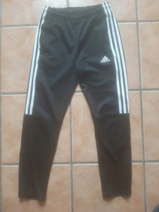 Pantalón Adidas de niño talla 11-12años