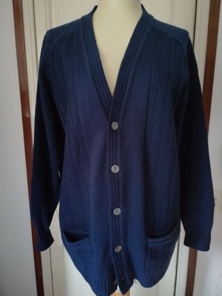 Chaqueta de punto azul marino con trenzados