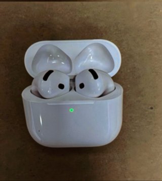 AirPods 4 Apple