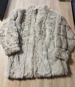 Chaqueta de pelo sintético beige