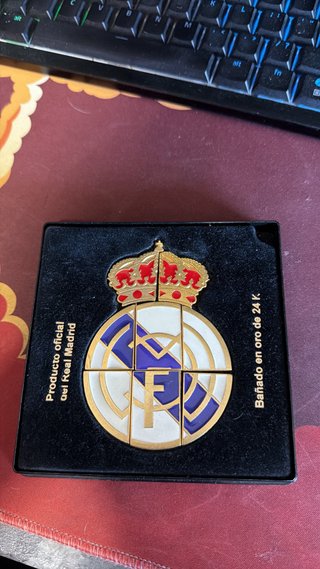 Pin Escudo Real Madrid Bañado en Oro