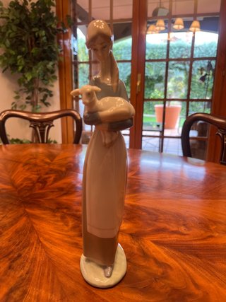 Figura Lladro 4505 Pastora con Ovejita