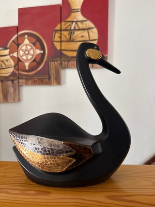 Figura Decorativa Cisne Negro y Dorado