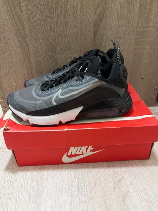 Zapatillas Nike Negras y Grises