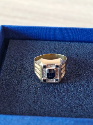 Sello de hombre en oro 18k con piedra