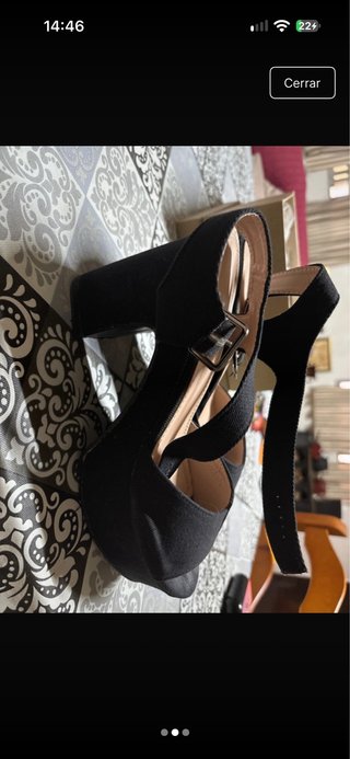 Tacones negros con plataforma