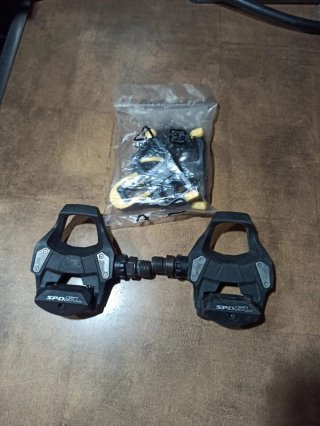 Pedales Shimano SPD-SL con Calas