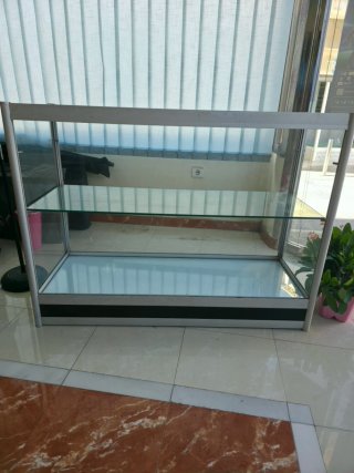 Vitrina Expositora de Metal y Cristal